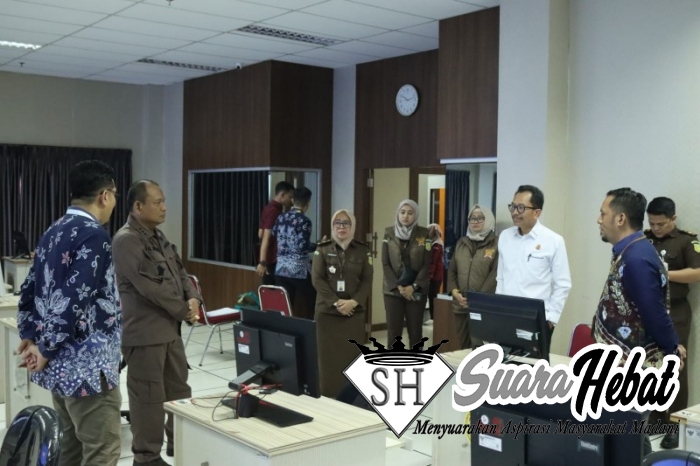 Kepala Kejati Riau Akmal Abbas Tinjau Langsung Pelaksanaan SKD Calon PNS Kejaksaan RI 2023