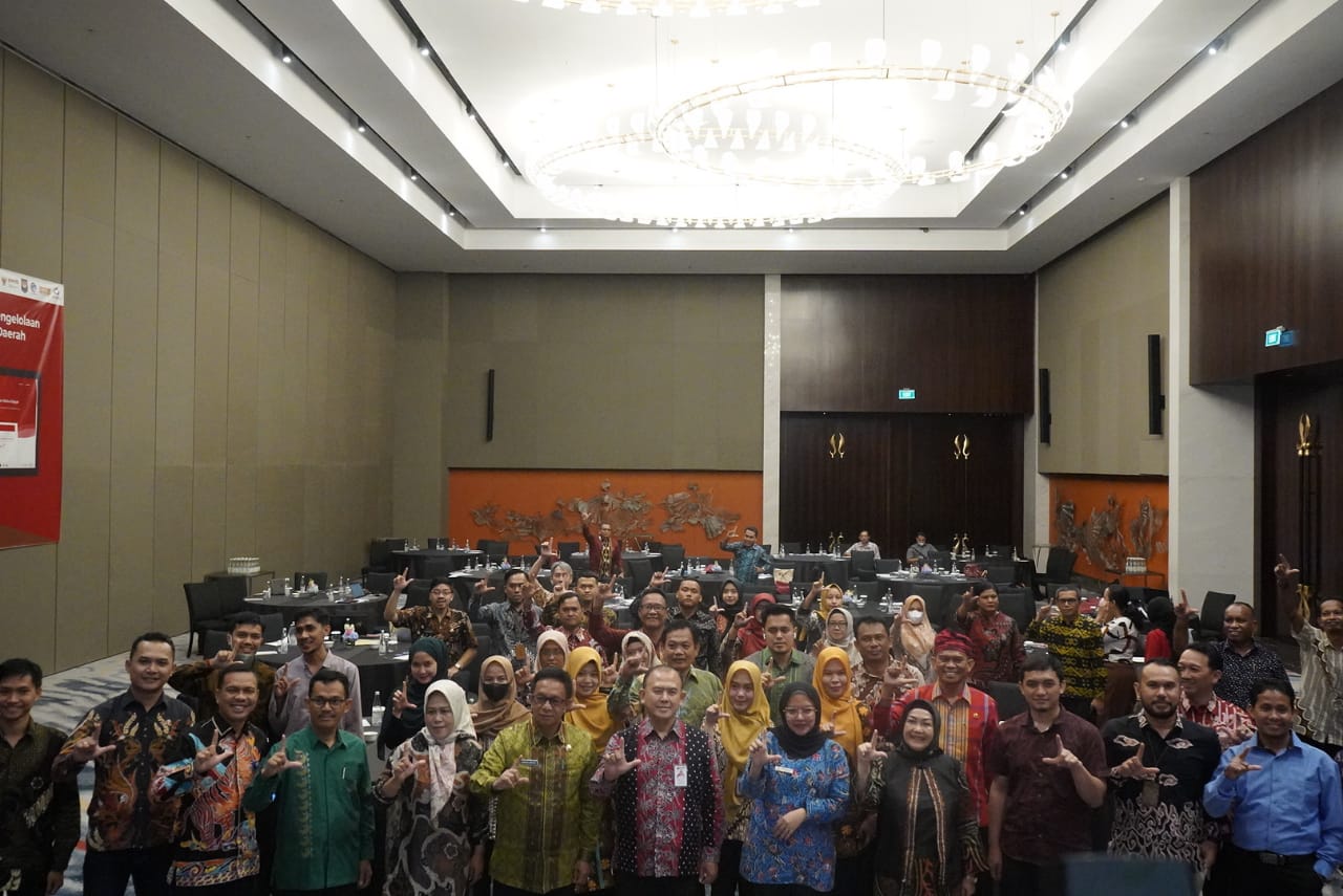 Ikuti Rapat Evaluasi Dan Pendampingan Pengelolaan SP4N- LAPOR di Bandung